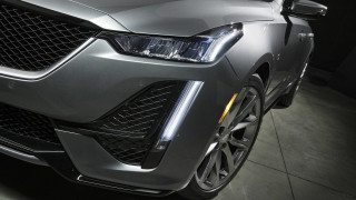 Car grill lights photorealism detailed - a grill free wallpaper