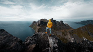 Mountain yellow jacket water sky - a yellow jacket free wallpaper