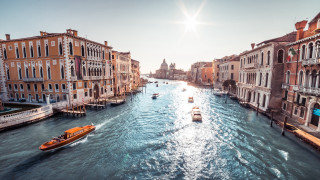 Canal boat city sky architecture - correggio free wallpaper