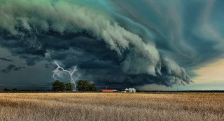 Storm field barn lightning sky - a storm free wallpaper