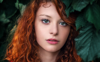 Red haired woman blue eyes 12 - free portrait wallpaper for desktop