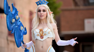 Renaissance elf woman blue object - a blue object free wallpaper