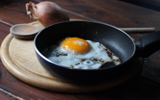 Fried egg pan wooden spoon - fried free wallpaper for desktop