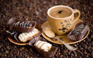 Coffee chocolates plate spoon beans - a plate free wallpaper