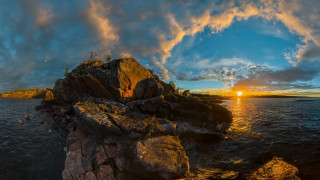Sunset lighthouse rocky shore water - panoramic free wallpaper for desktop