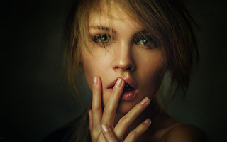 Woman hands on face mouth - artur tarnowski free wallpaper