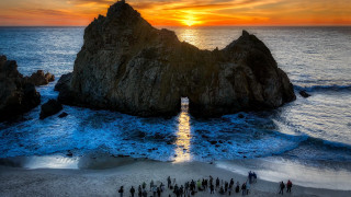 Beach sunset rock people ocean - top of a beach next free wallpaper