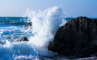 Wave crash rock beach ocean - a wave free wallpaper