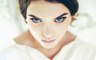 Araceli gilbert blue eyes white - free portrait wallpaper for desktop