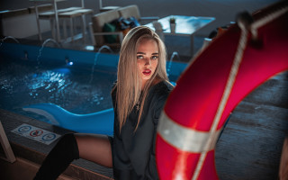 Woman boat pool lifepreserver fashion - fashion photography free wallpaper