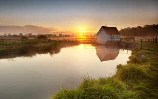 Small house river sunset foggy - a foggy sky in the background free wallpaper
