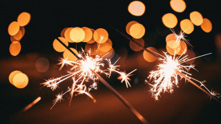 Sparklers table lights bokeh fireworks - a table free wallpaper