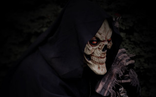 Creepy skeleton hooded knife blood - a black hood free wallpaper