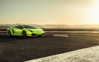 Green sports car desert sunset 2 - a road in the desert free wallpaper for desktop