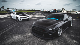 Cars runway plane background night - a runway free wallpaper