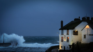 House shore wave lighthouse stormy - a lighthouse in the background free wallpaper