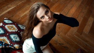 Woman posing wood floor colorful - leesha hannigan free wallpaper for desktop