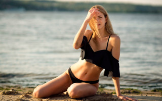 Beach bikini model blonde eskter - her eye free wallpaper