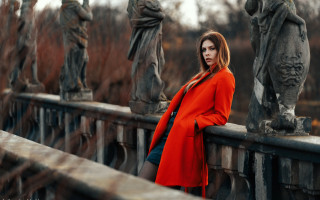 Woman red coat bridge statues - a statue free wallpaper for desktop