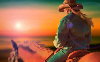 Woman horse sunset cowboy hat - a cowboy hat free wallpaper for desktop