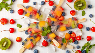 Fruit popsicles mint strawberries summer - a white surface free wallpaper