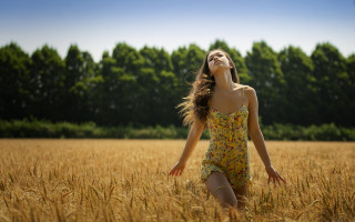 Woman yellow dress wheat sky - a yellow dress free wallpaper
