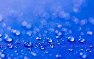 Blue water droplets bokeh sunlight - water droplet free wallpaper