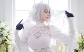 Woman white corset gloves flower - a statue free wallpaper for desktop