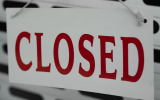 Closed sign berlin secession macro - a close up free wallpaper for desktop