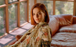 Woman couch room portrait blurry - constance gordoncumming free wallpaper