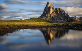 Mountain lake reflection house matte - carlo carlone free wallpaper