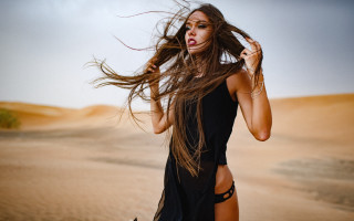 Desert woman blackdress wind blown - the desert free wallpaper for desktop