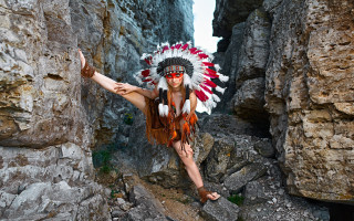 Woman costume headdress rockface kitsch - a woman in a costume free wallpaper