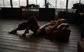 Woman cat laying bandaged blood - her lap and a cat free wallpaper