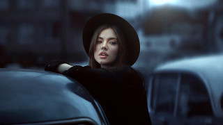 Woman black hat city street - anka zhuravleva free wallpaper