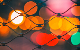 Fence lights blurry mesh moon - mesh wire free wallpaper for desktop