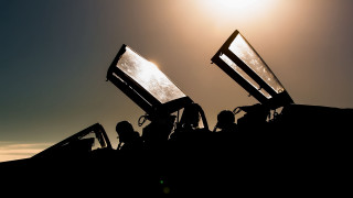 Group people vehicle silhouette backlighting - a vehicle free wallpaper