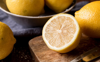 Lemon halved cuttingboard knife bowl - a lemon free wallpaper