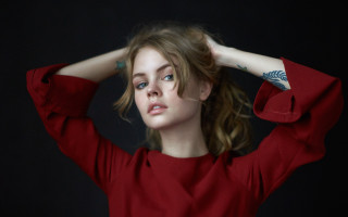 Woman tattoo red shirt wind - anka zhuravleva free wallpaper