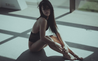 Arabsque blackbathing suit woman polaroid - a black bathing suit free wallpaper