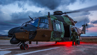 Helicopter redlight man pilo clouds - the side of its free wallpaper for desktop