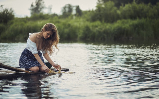 Woman boat water paddle naturalism - she free wallpaper