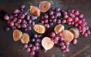 Grapes figs table topview pattern - fauvism free wallpaper