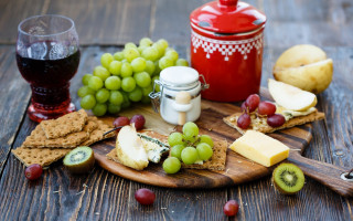 Wooden board cheese grapes wine - a wooden board free wallpaper