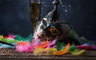 Carnival mask champagne feathers beads - brassaï free wallpaper for desktop