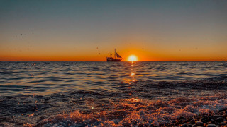 Boat ocean sunset dusk mountain - the distance free wallpaper for desktop
