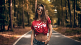 Woman coca cola shirt woods - dorothy coke free wallpaper