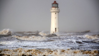 Lighthouse waves ocean cloudy day - grey free wallpaper for desktop