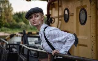 Woman hat leaning dock blonde - a woman in a hat free wallpaper for desktop