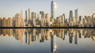 City skyline water bridge castle - a large body of water in front free wallpaper